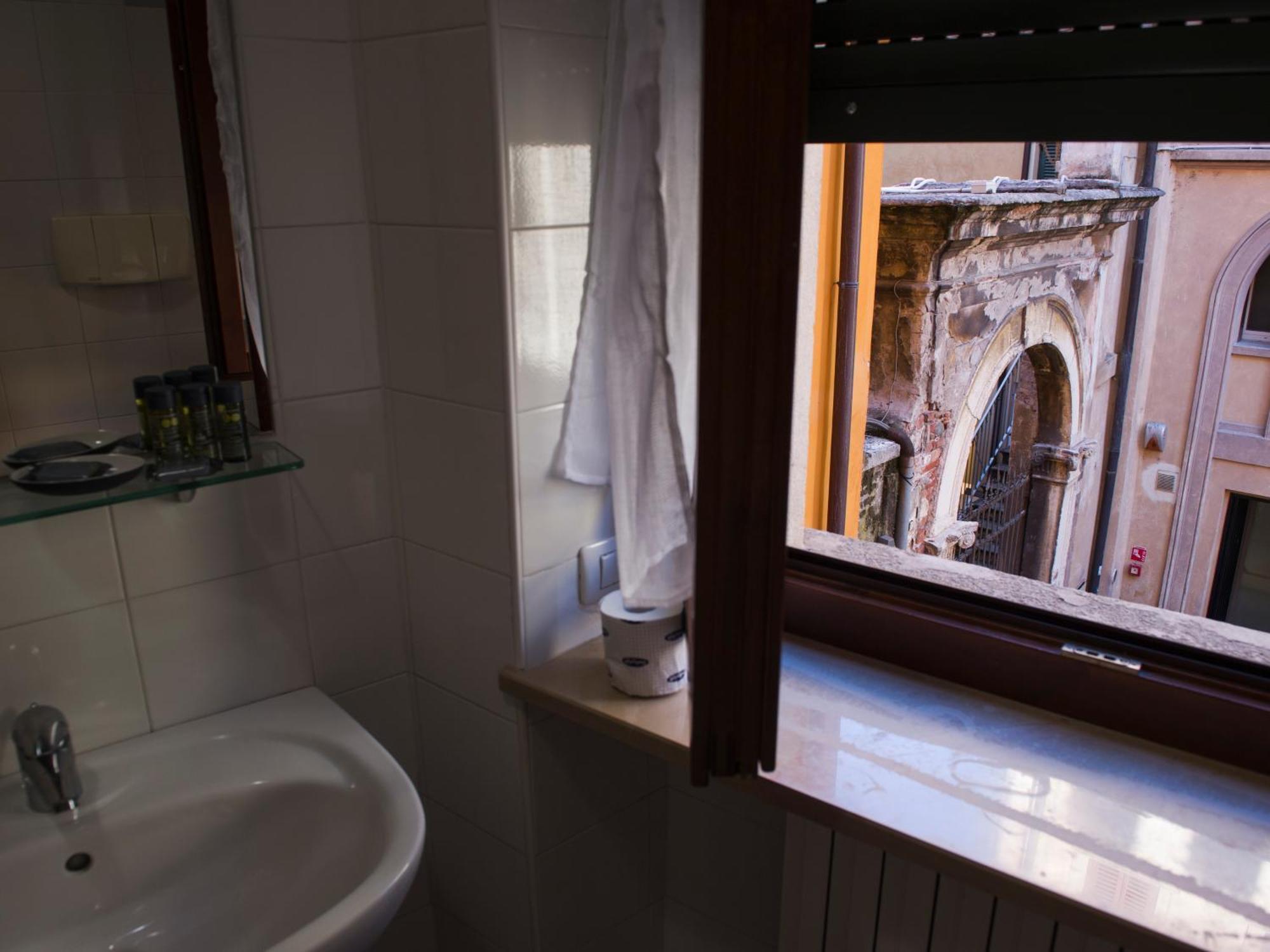 Italianflat - Rentroom Old Town - 200Mt To Arena Verona Ruang foto